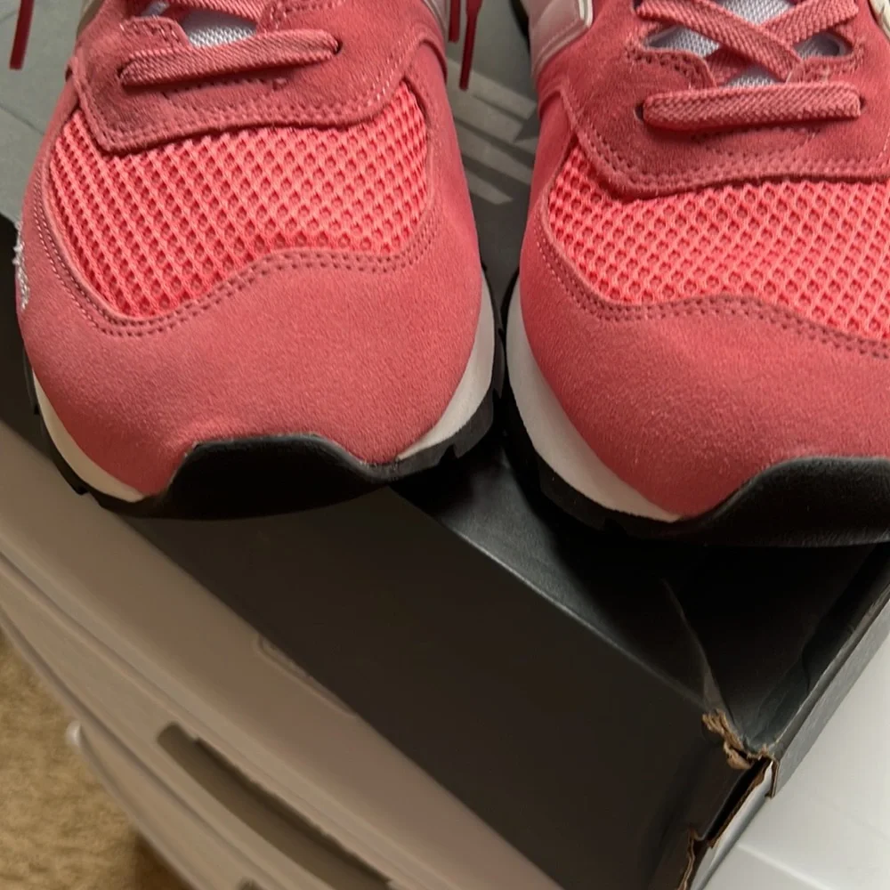 New Balance - Picture 6 of 7